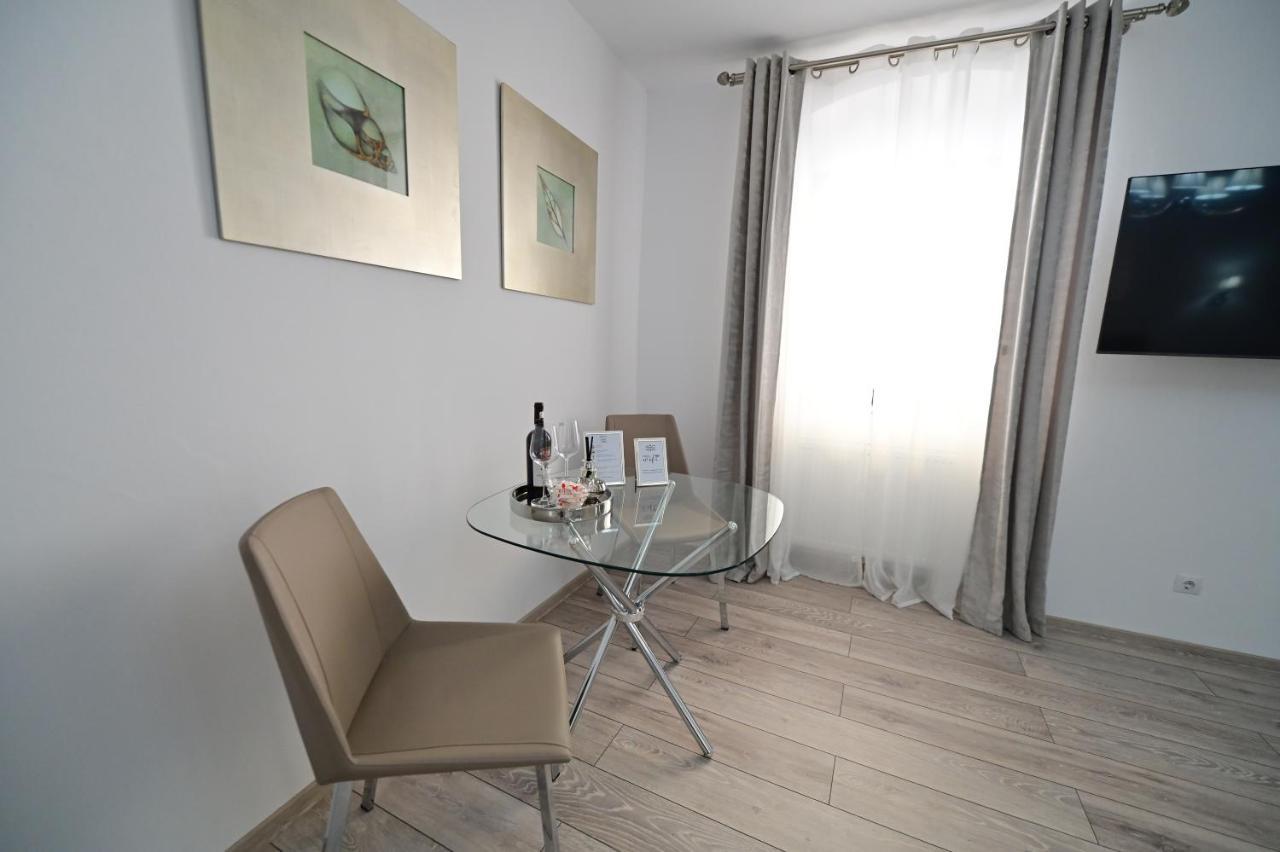 Apartments In The Heart Of Sibiu Eksteriør bilde